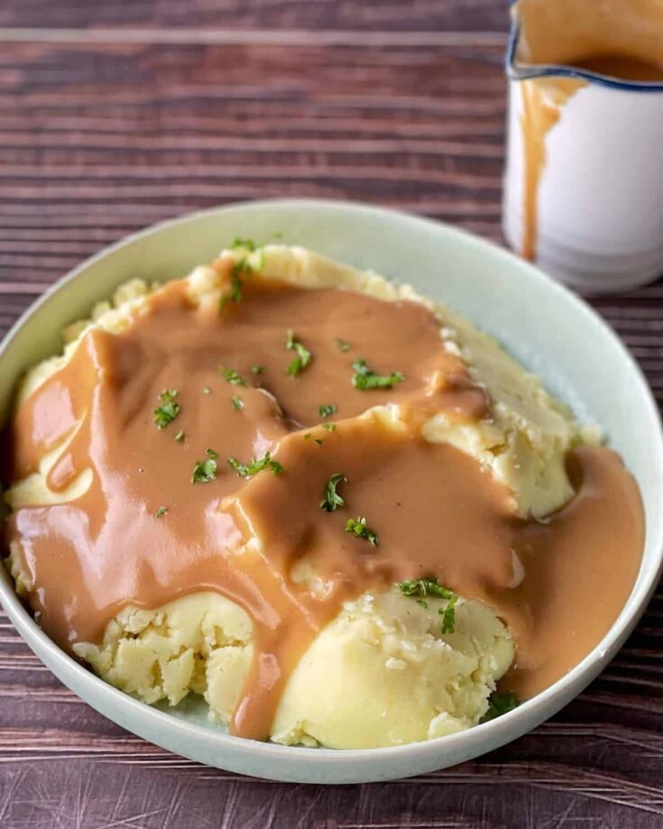 Halal Mashed Potatoes with Gravy: A Classic Comfort Food