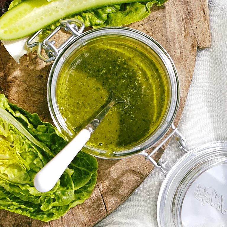 Halal Green Sauce: Spicy & Fresh Condiment for Halal Cart Chicken
